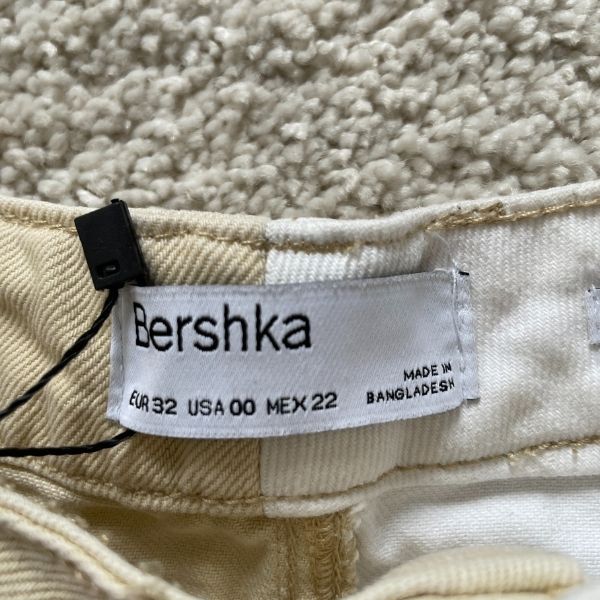 Short BERSHKA
