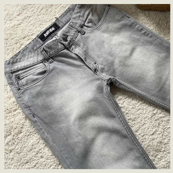 Pantalones AY NOT DEAD