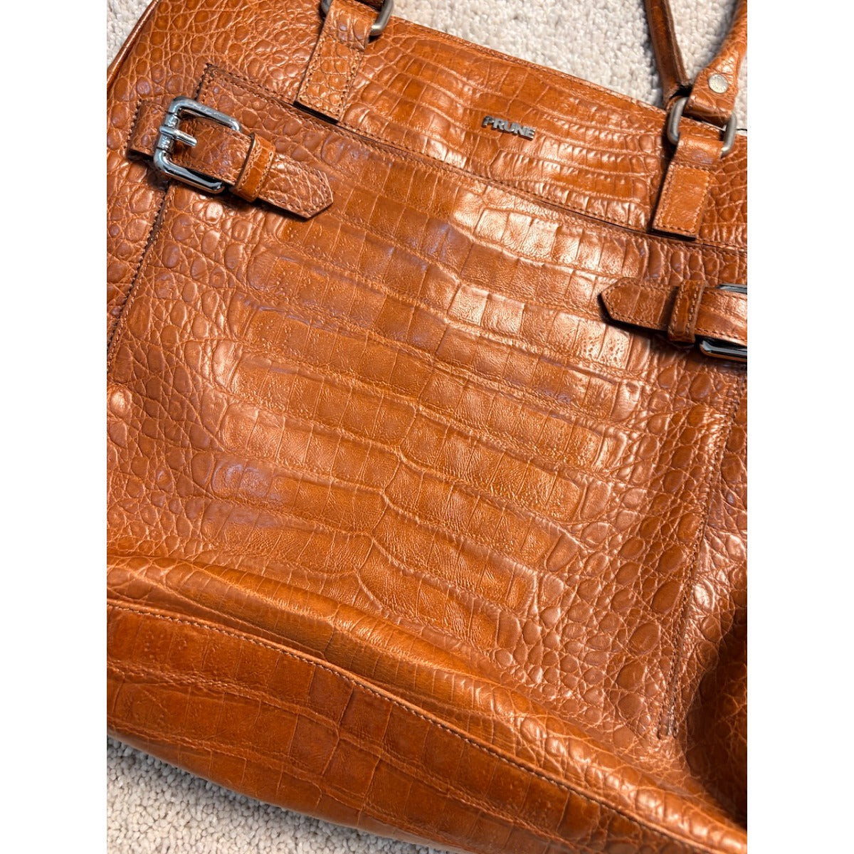 Cartera Prune